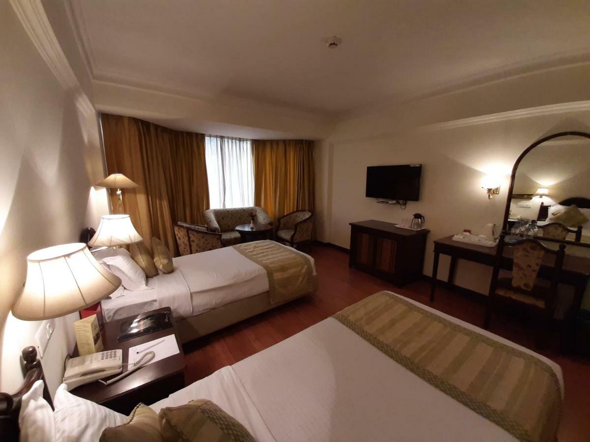 Hotel Mountview Chandīgarh Esterno foto